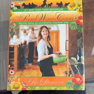 The Pioneer Woman Cooks — Green Bowl & Orange Floral Cover